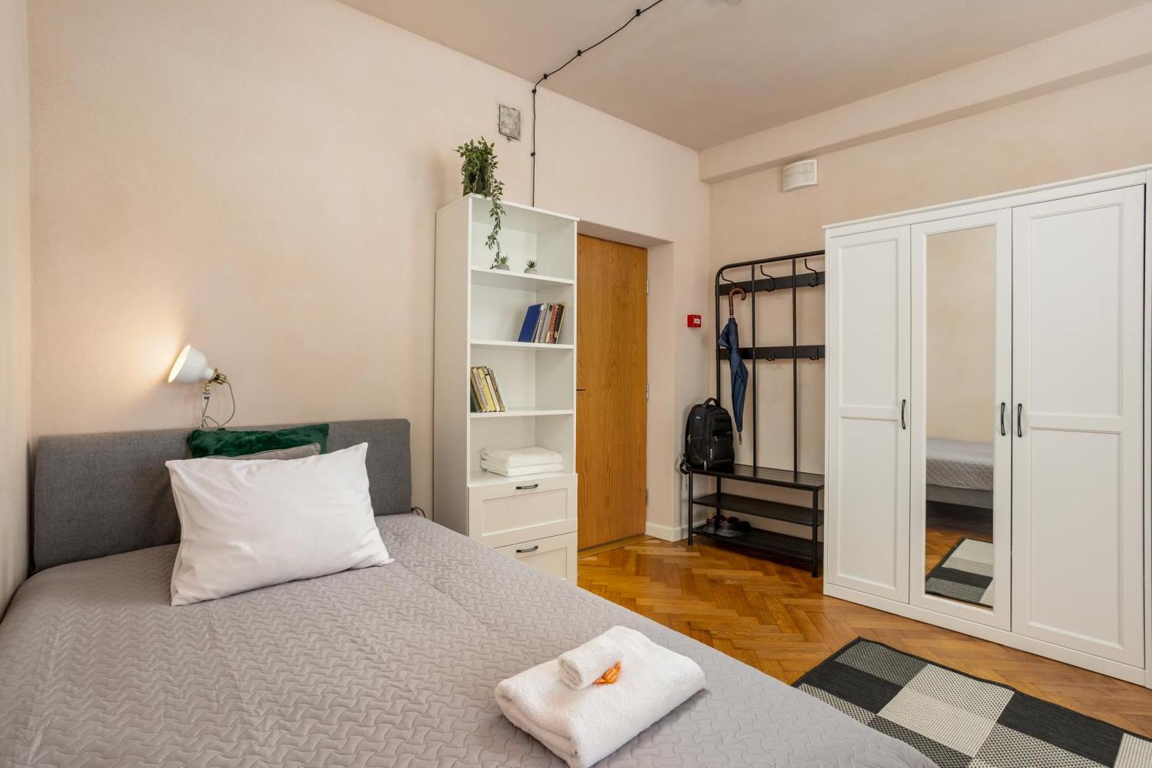Billede 10: 1800 by Vince Stay - Private Rooms in Town Hall Square