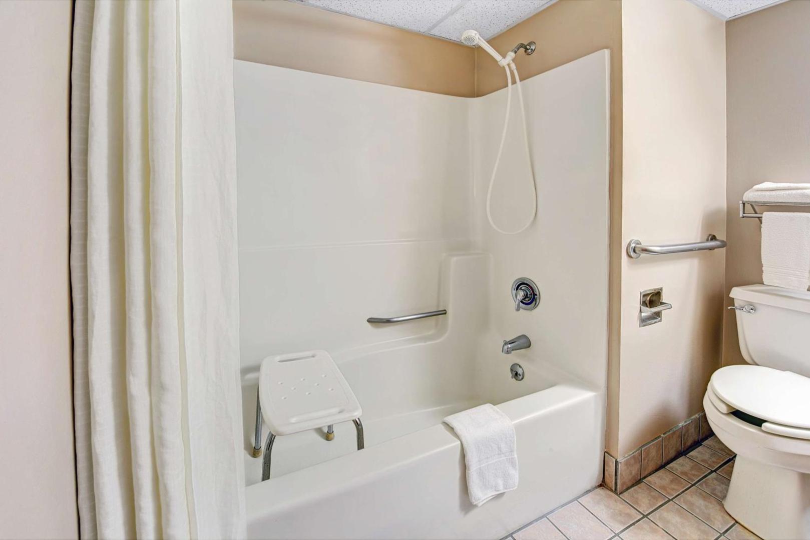 Foto 4: Super 8 by Wyndham Indianapolis Emerson