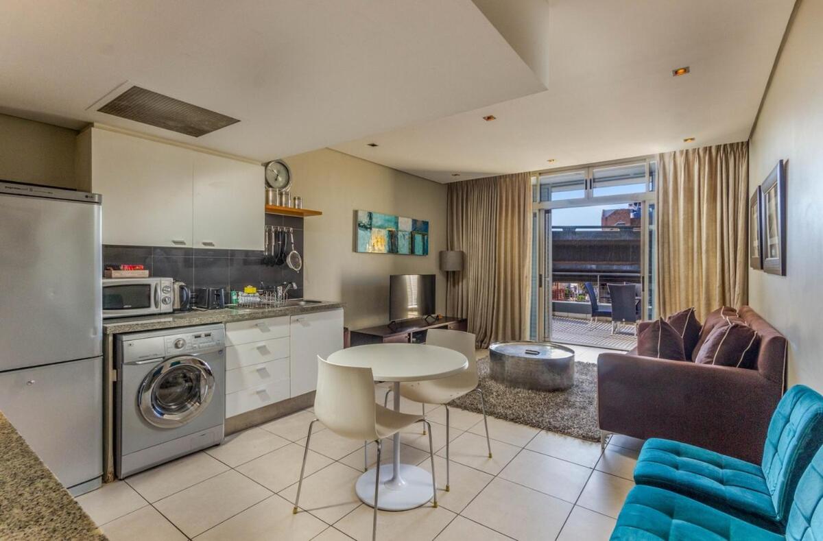 Zdjęcie 10: Spacious & Fun Studio Apartment