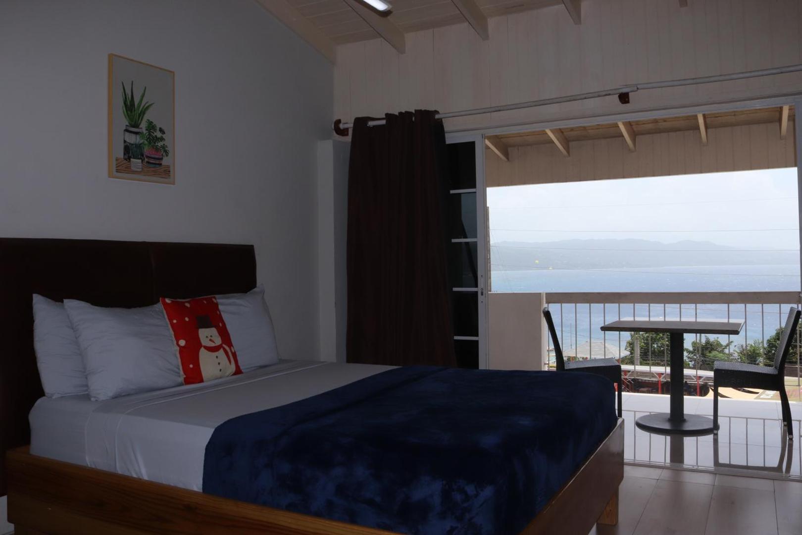 Fotografie 6: Ocean view Studios at Montego Gardens with Wifi