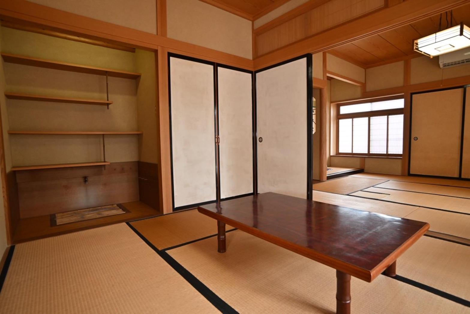 Foto 6: みんぱく明治村