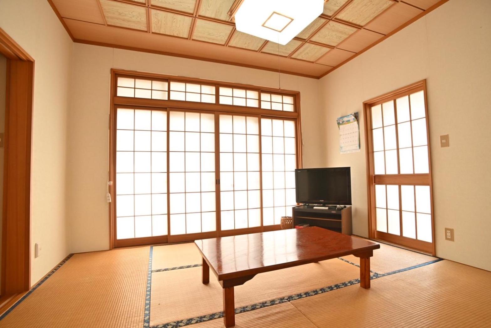 Foto 10: みんぱく明治村