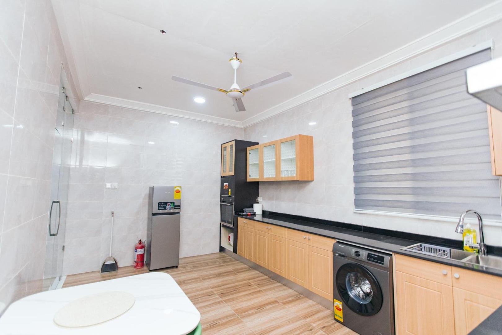 Foto 4: Luxurious townhouse behind Achimota Mall