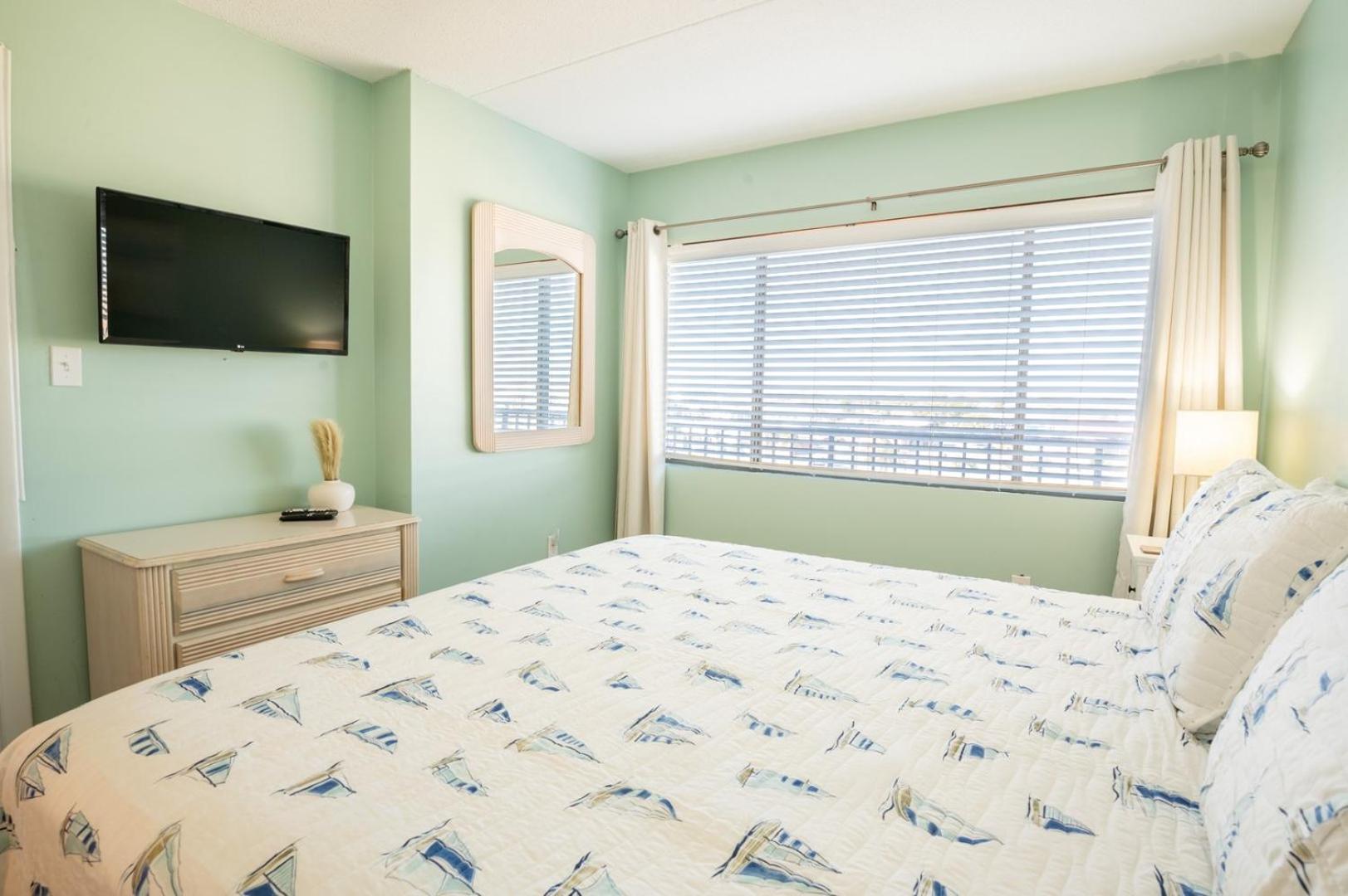 Fotografie 8: Oceanfront with Pool - New Flooring - New Furniture