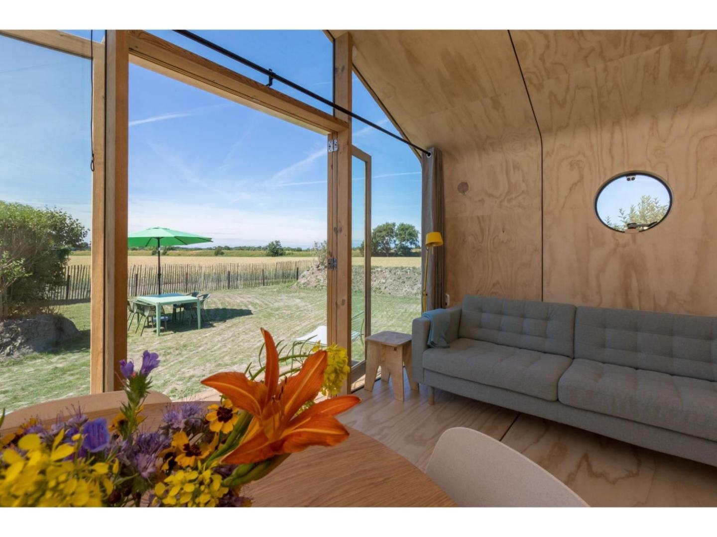 Foto 4: Tiny House in Zeeland near Oranjezon Dunes