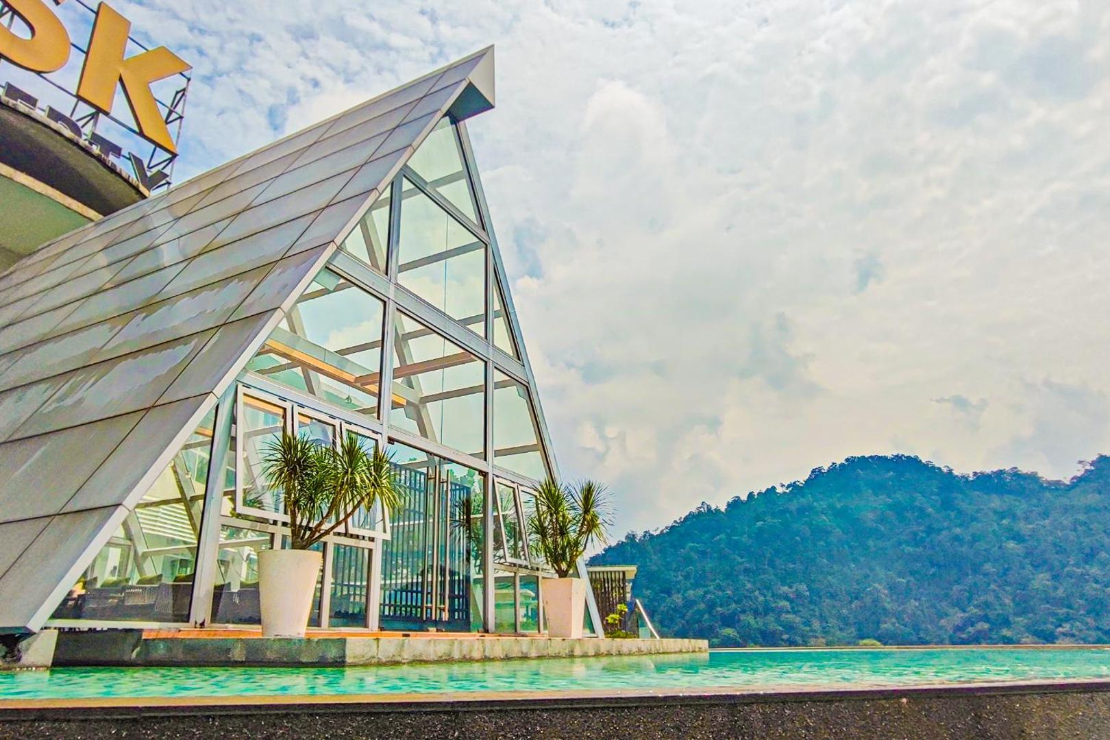 Fotografie 3: Cloud Deck at Windmill Upon Hills Genting by HCK