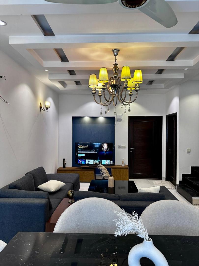 Kuva 10: Spacious, Furnished, 3-Bedrooms Home in Dha Lahore