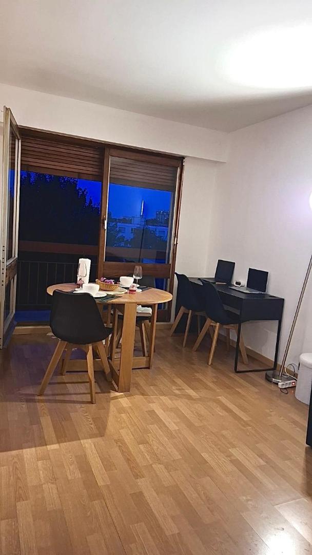 Chic studio with balcony!的照片2