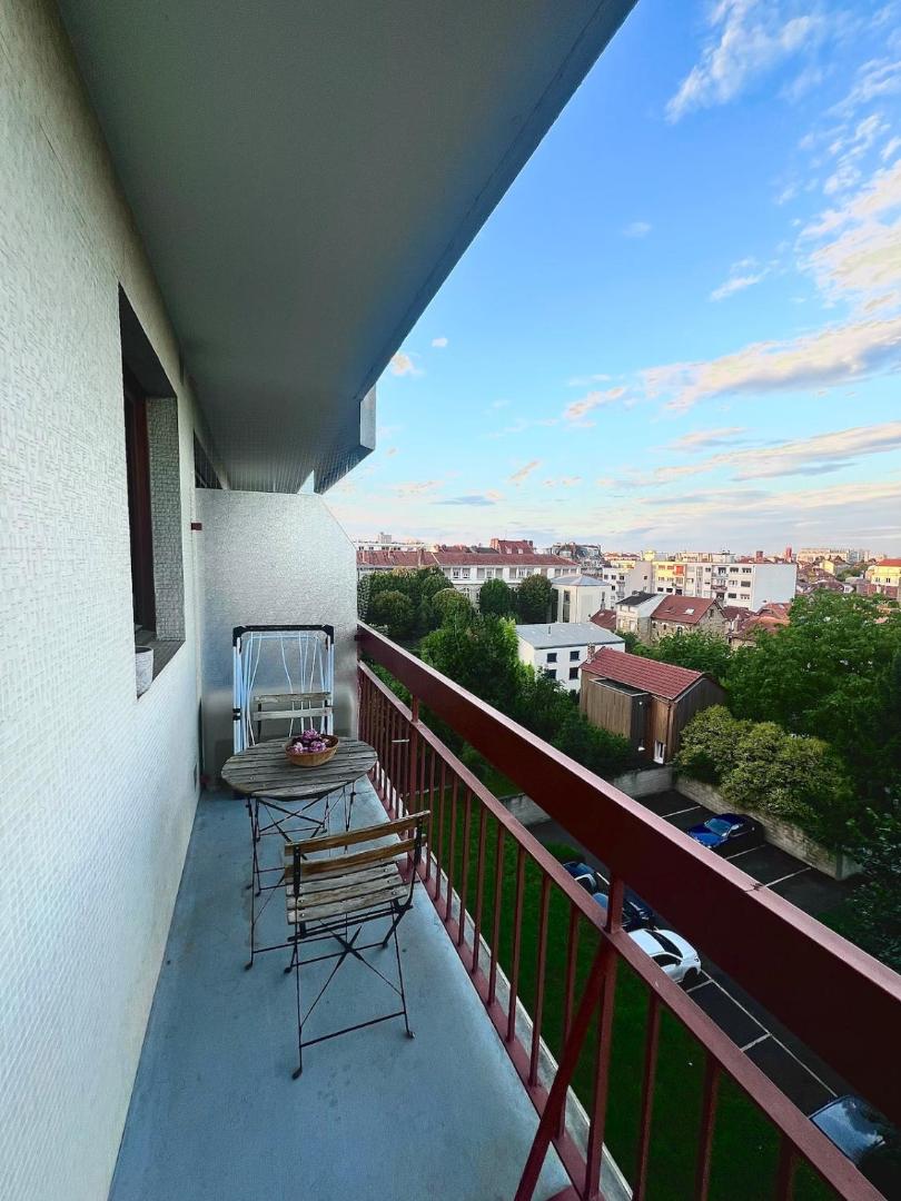 Chic studio with balcony!的照片6