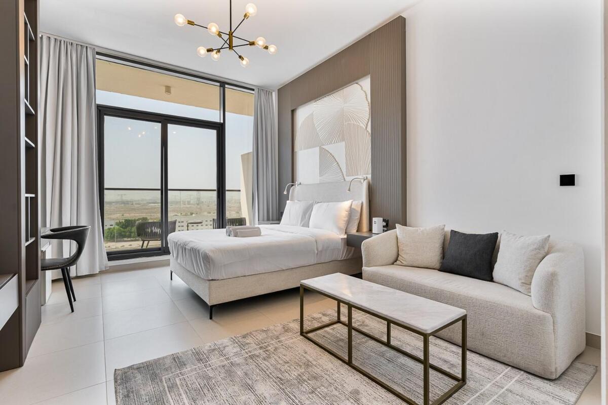 Foto 10: Elegant Studio with Pool & Gym, Near Metro Station