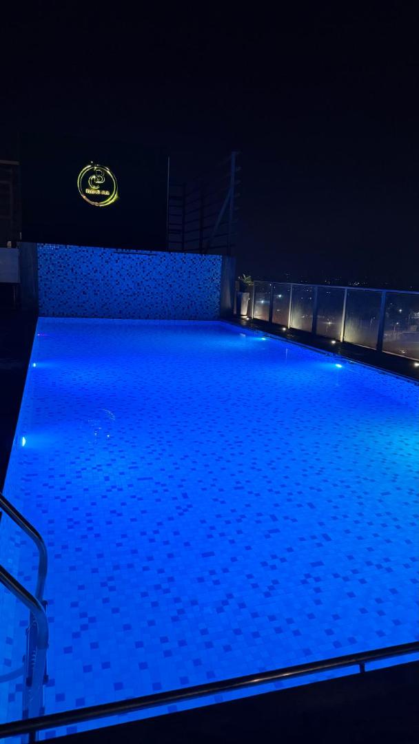 Φωτογραφία 4: Designer Studio with heating rooftop Pool restaurant & Self Check In