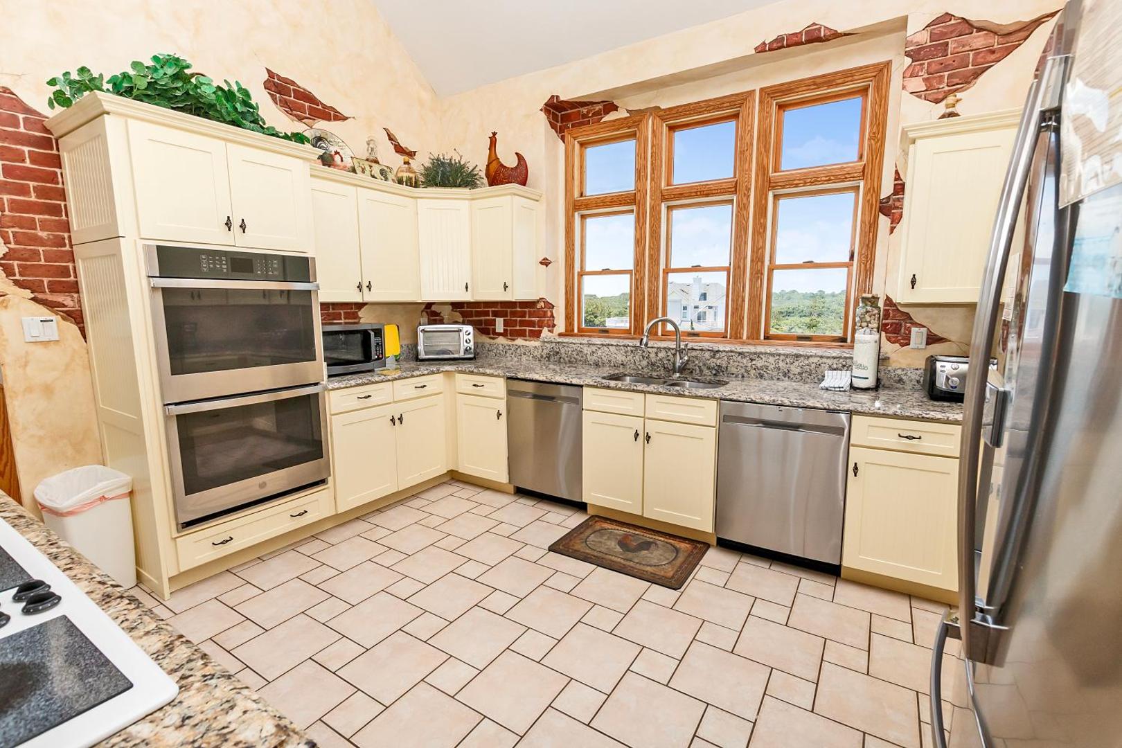 Fotografie 10: OCEANFRONT, Ocean views, beach access, Pool, PI139, Pine Haven
