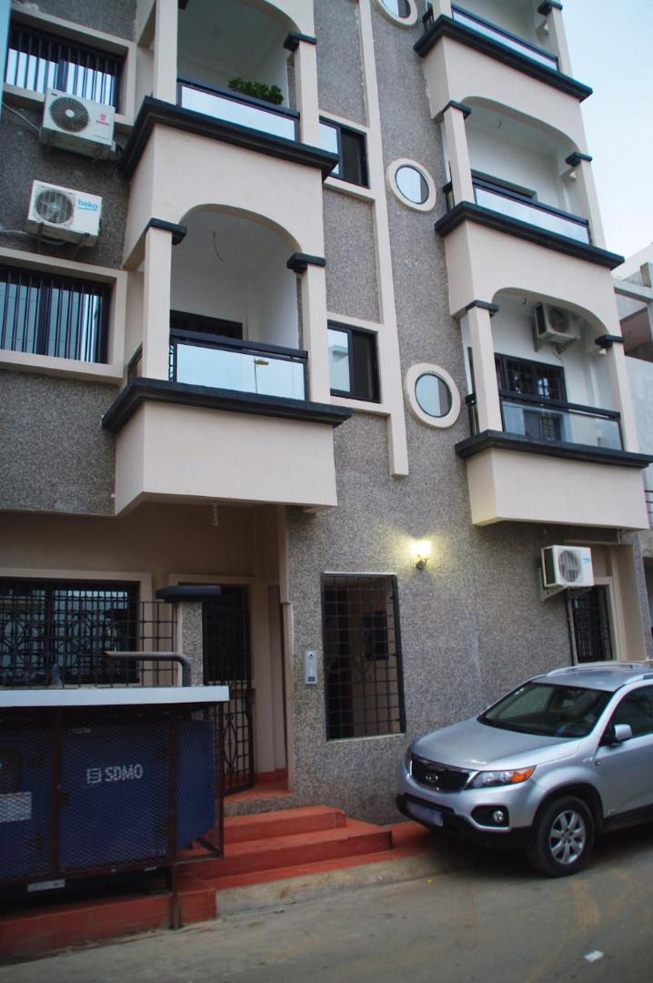 Foto 10: Comfortable Triplex with 4 Air-Conditioned Bedrooms in Dakar