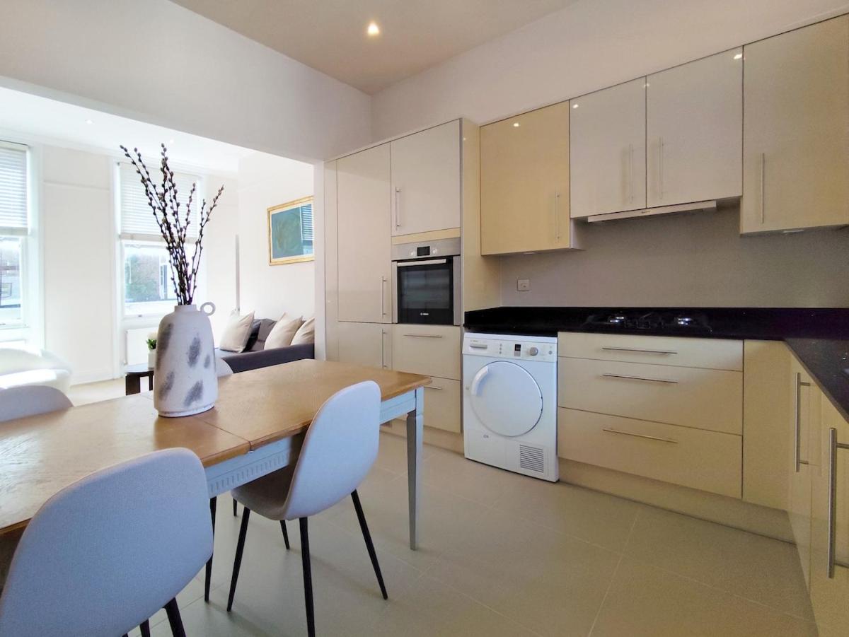 Fotografia 10: Flat C - Montagu St Residence