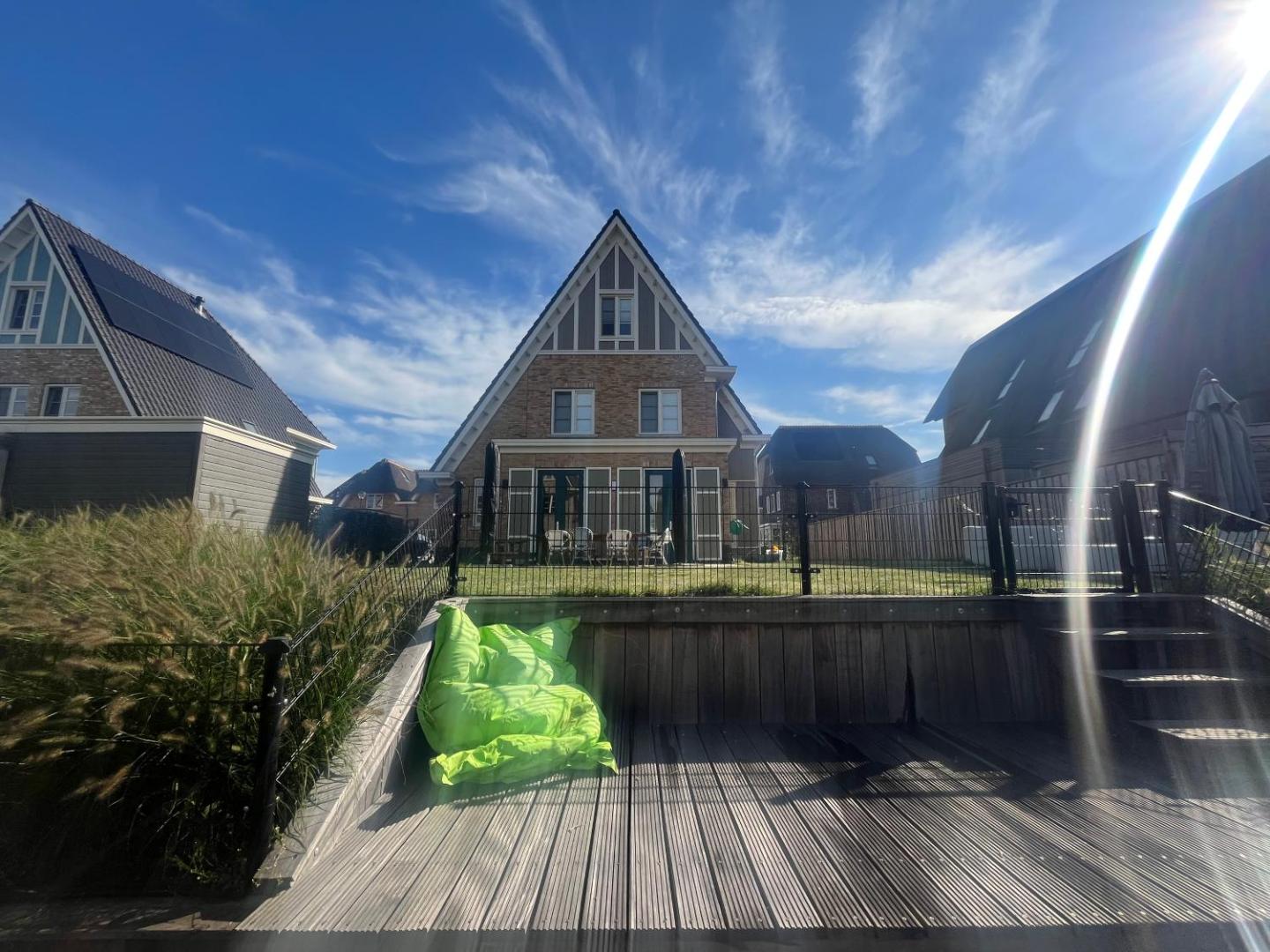 Kuva 6: House with garden in Amsterdam