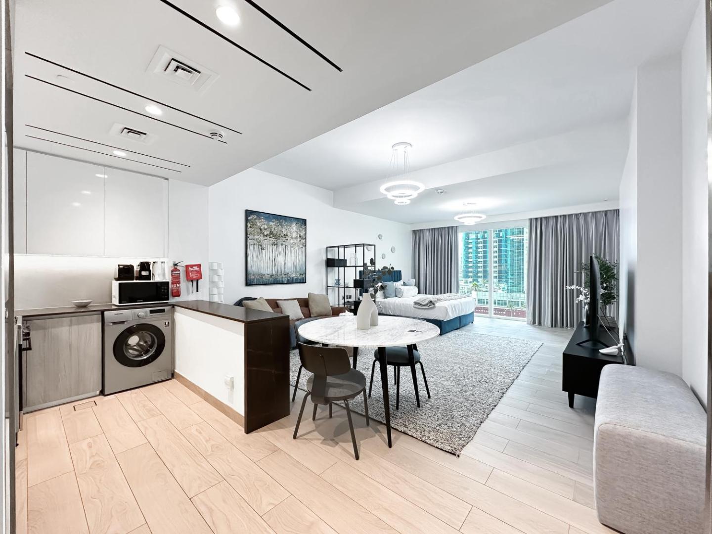 Bilde 8: Trophy - Luxurious Studio Apartment in JLT w Golf Simulator