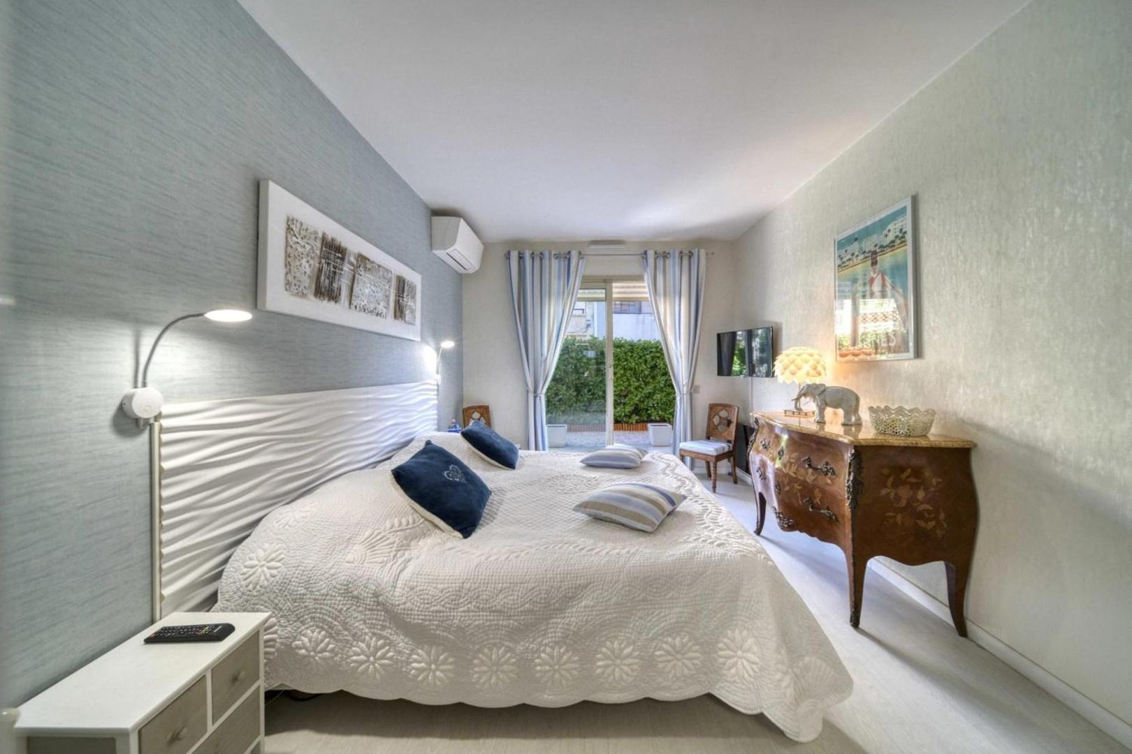 REF 1413 - Cannes Center Appartment for rent photo 10