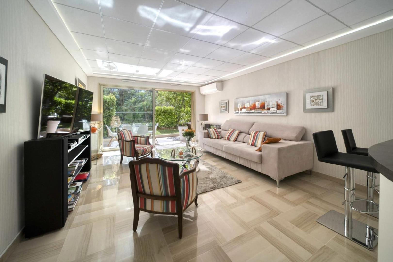 REF 1413 - Cannes Center Appartment for rent photo 6