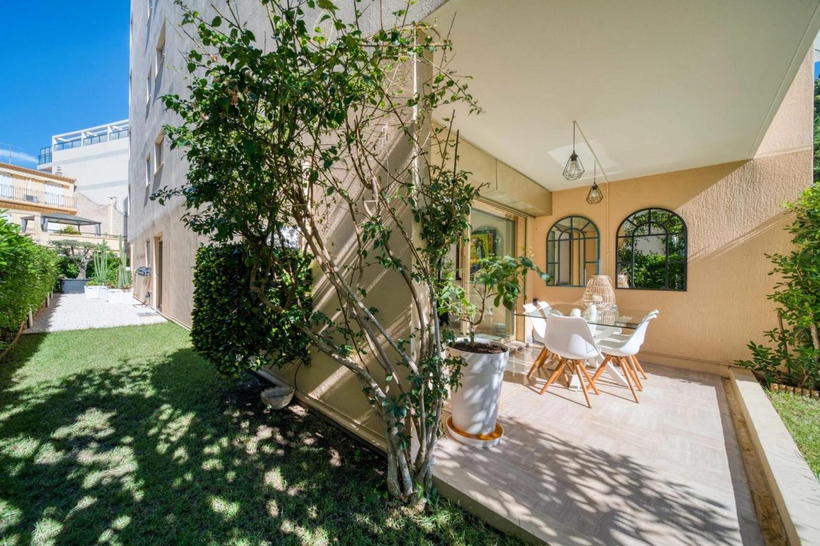 REF 1413 - Cannes Center Appartment for rent photo 3