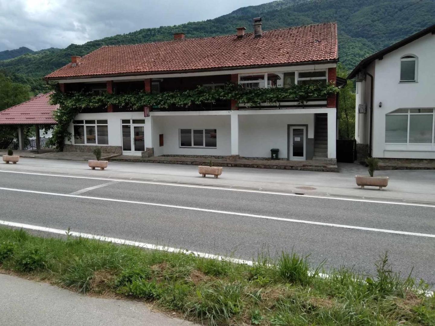 Zdjęcie 2: Studio by the river