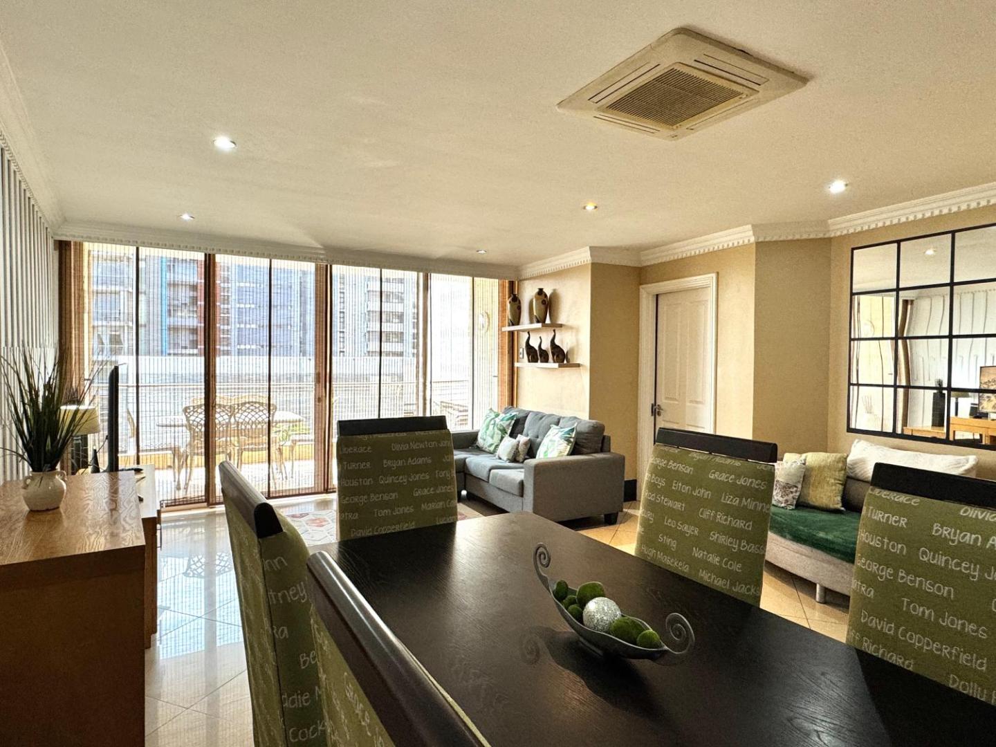 Zdjęcie 10: Accommodation Front - Dazzling 4 Sleeper near Ushaka Marine World