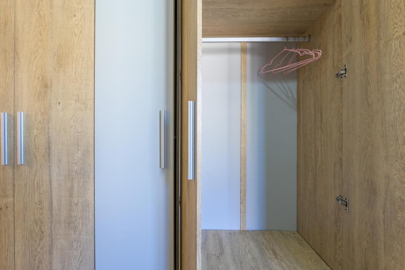 Фотография 9: Elevate - Sleek 2-BR Apt by Santa Maria, Jal el Dib