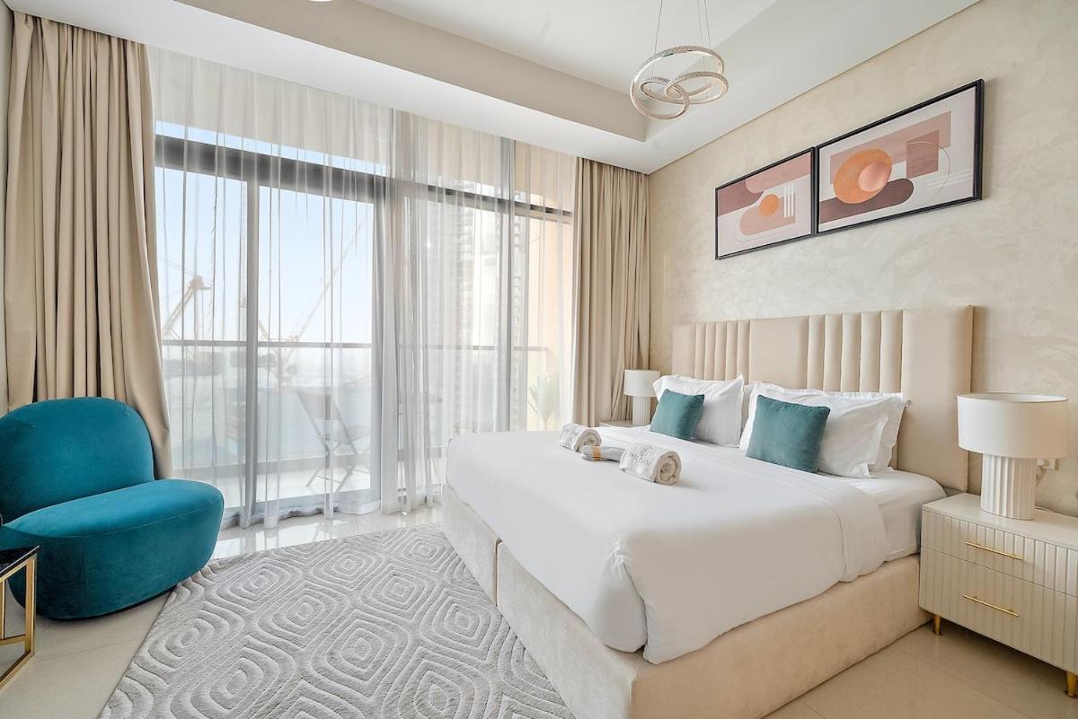 Billede 10: Chic Studio in Dubai with Pool View Retreat Near Business Bay & Jumeirah Beach