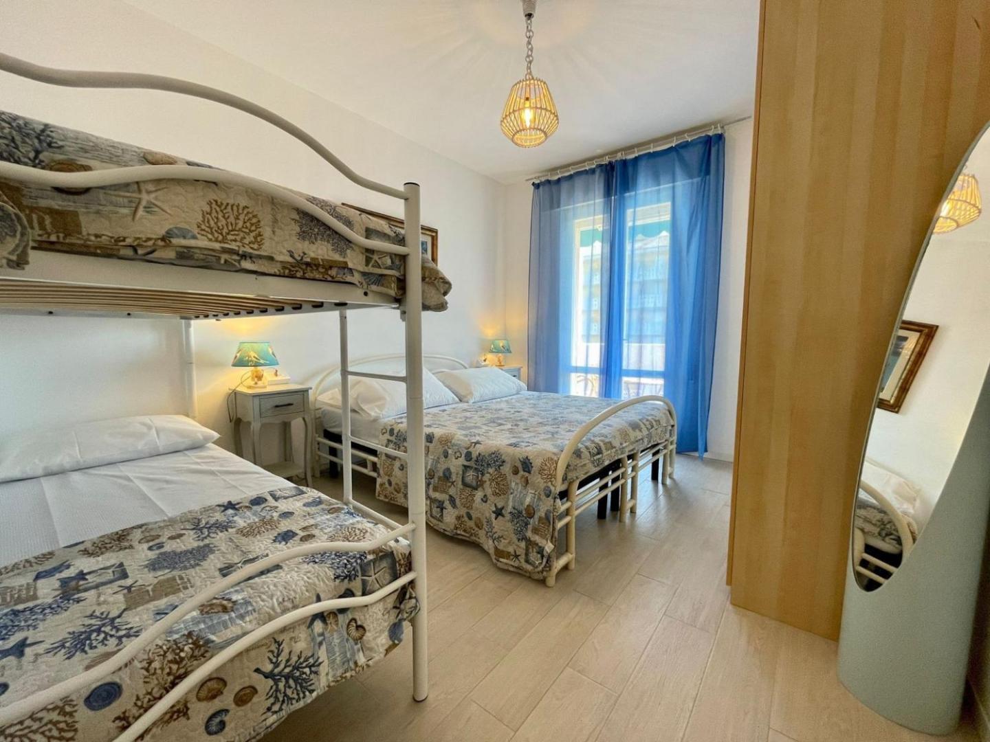 Φωτογραφία 5: Flat with a partial sea view
