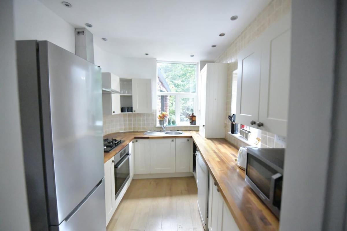 Bilde 8: Charming & Cosy Home Stockport