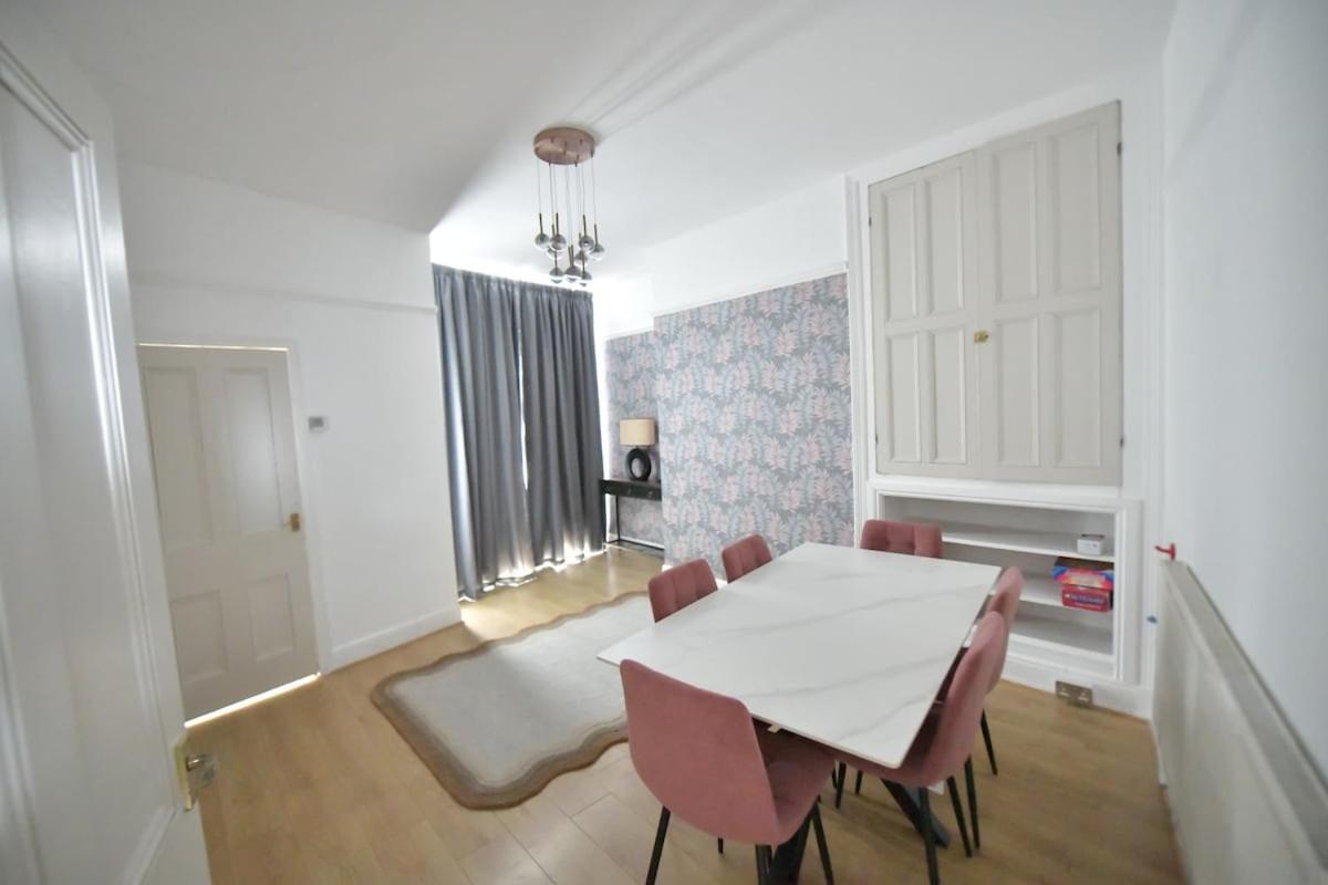 Bilde 6: Charming & Cosy Home Stockport