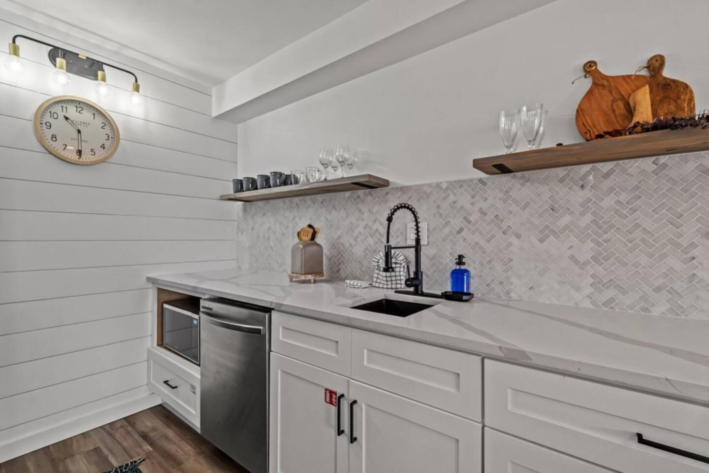 Φωτογραφία 7: Summit 803 - Luxury Beach Resort Condo 1-6 People