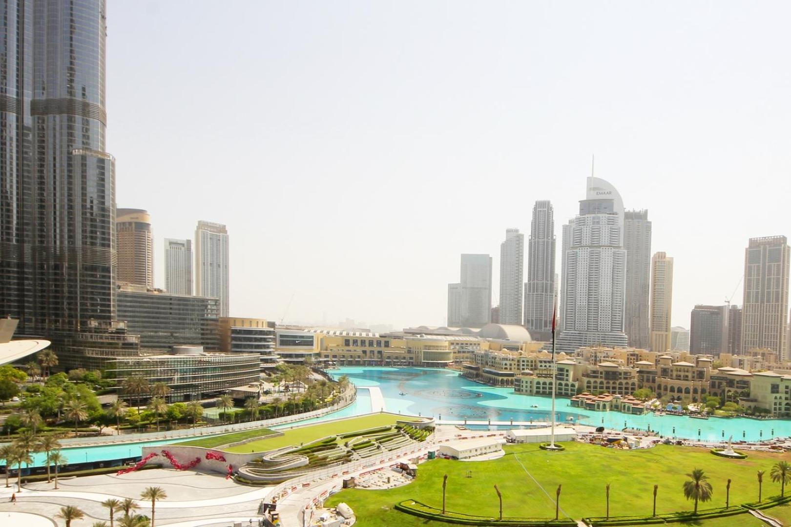Foto 10: 3BR + Maids Elegance with Burj & Fountain Views