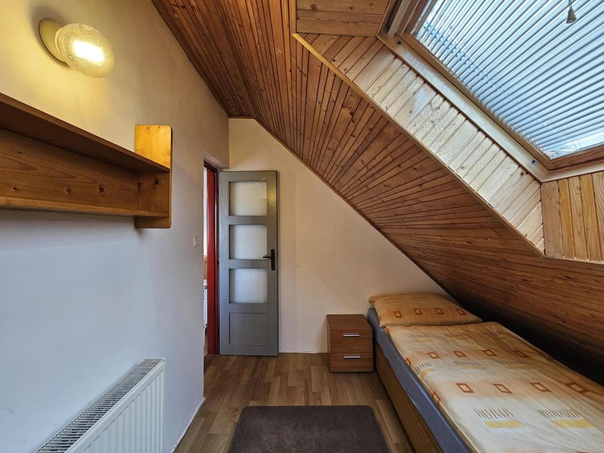 Фотография 5: Spacious accommodation by the mountains - 9 beds