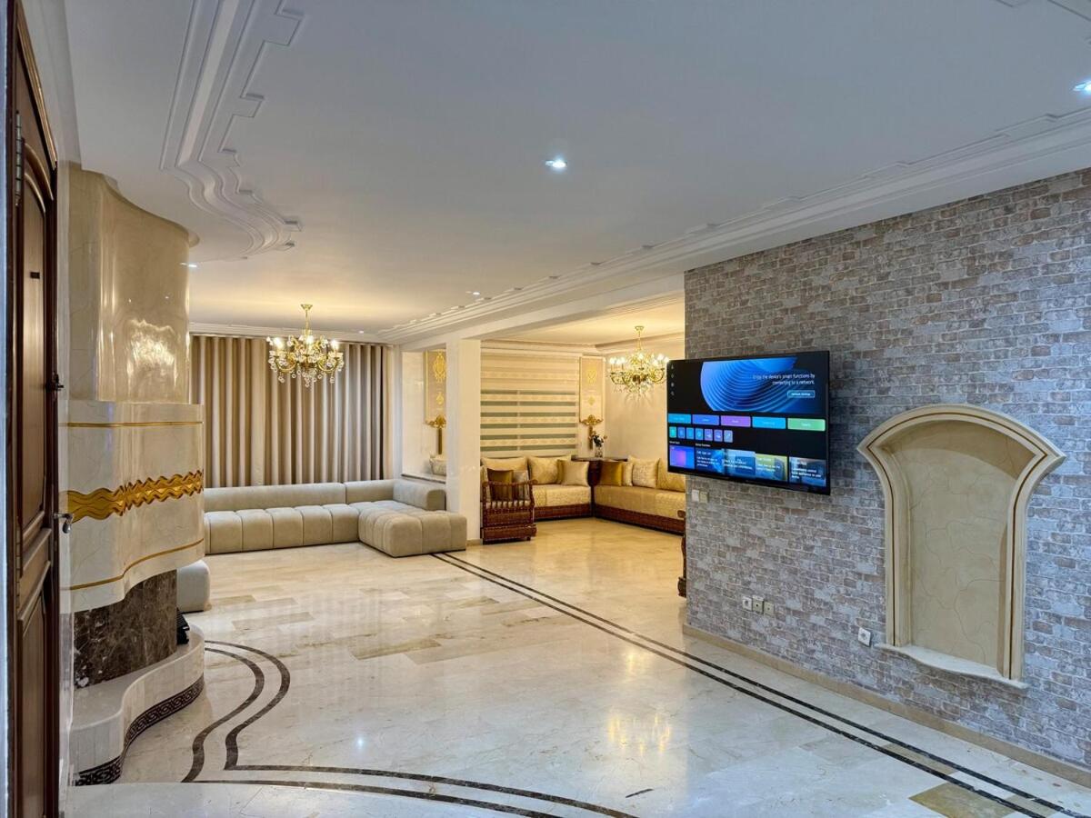 Photo 5 : Chic & Spacious 4BR with Jacuzzi-Fez New City Stay