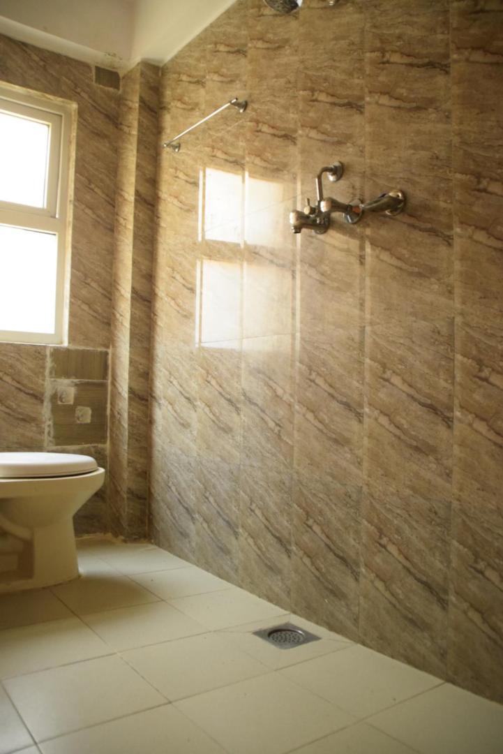 Fotografia 10: Simple & Sustainable- Room with facilities a guest need