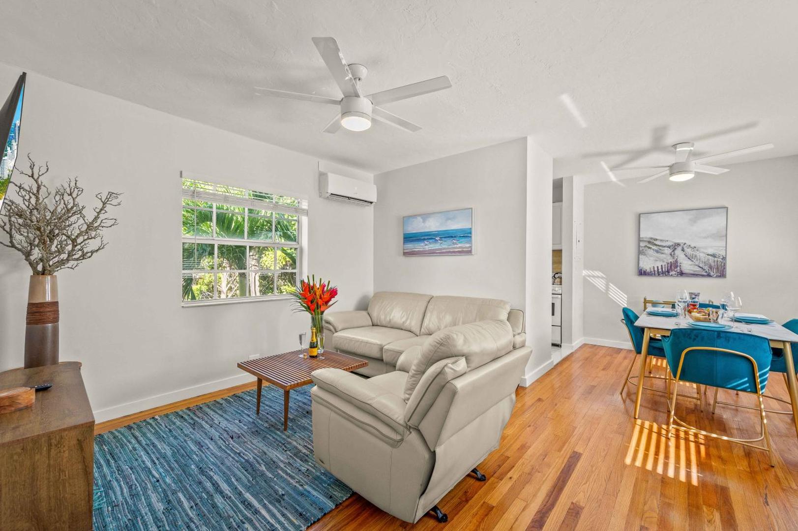Foto 6: Condo by the Beach King Bed Lush Patio w BBQ Breakers Key Seven H0MES