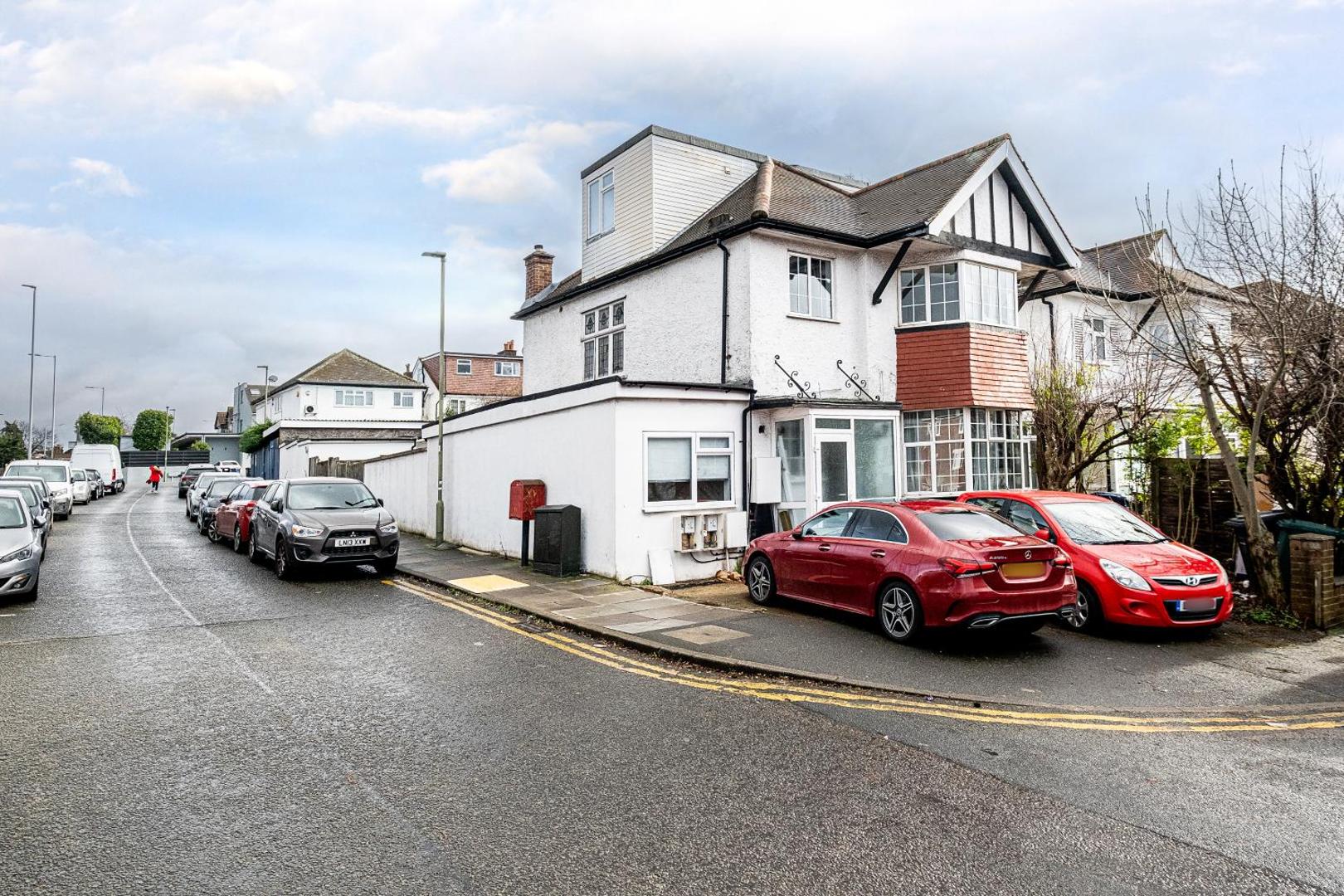 Studio, 25min Wembley Stadium & Central London, NFL, Free Parking, Lots of free snacks, toiletries, XMAS bookings now! photo 8