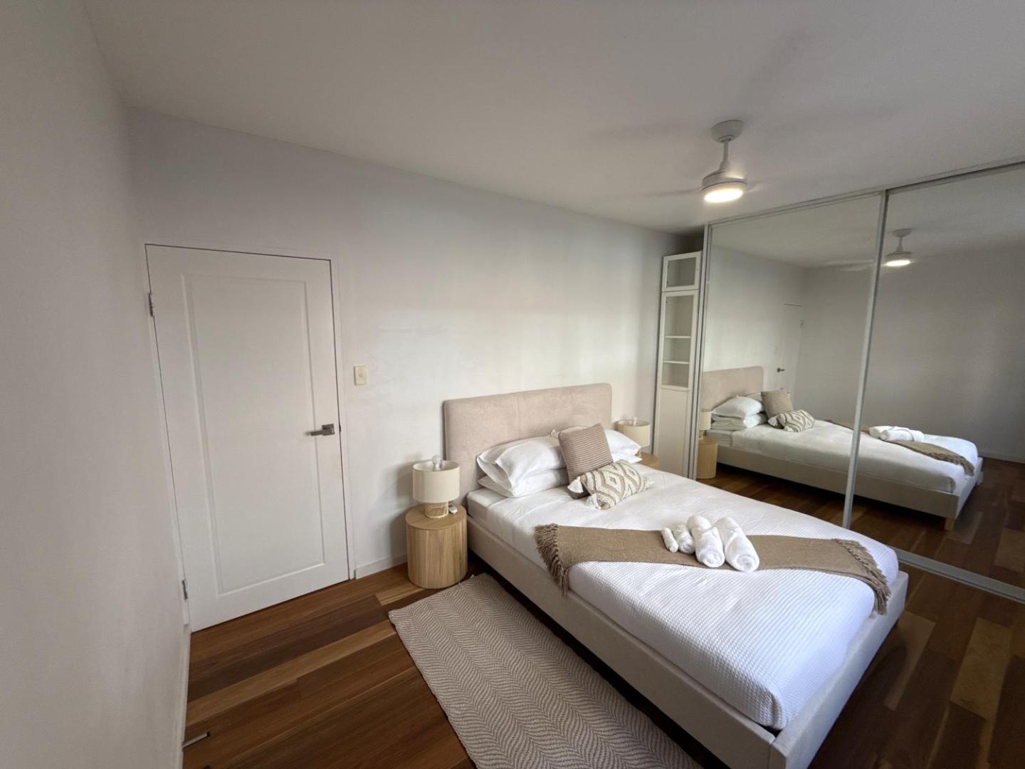 Foto 4: Randwick Shared Apt with Study Desk & Parking