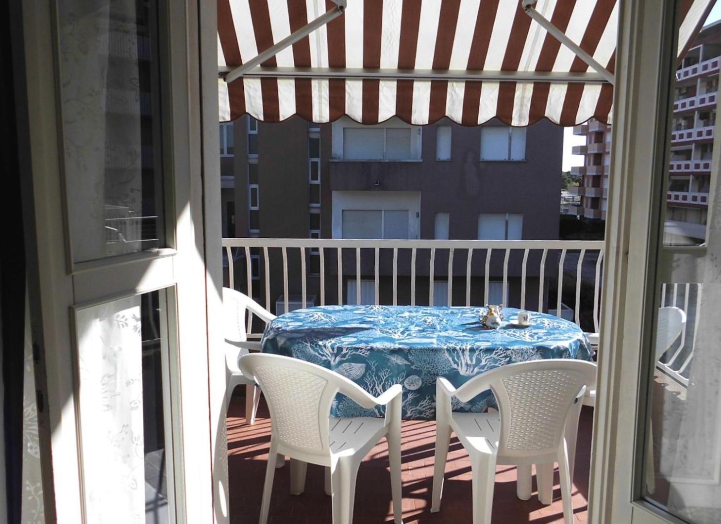 Photo 2 : Beachside flat with shared pool