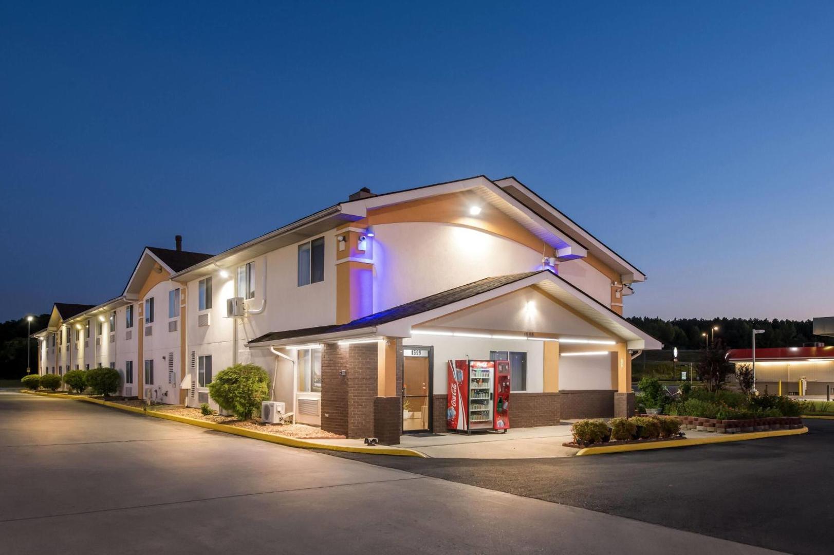 Photo 7 : Super 8 by Wyndham Franklin