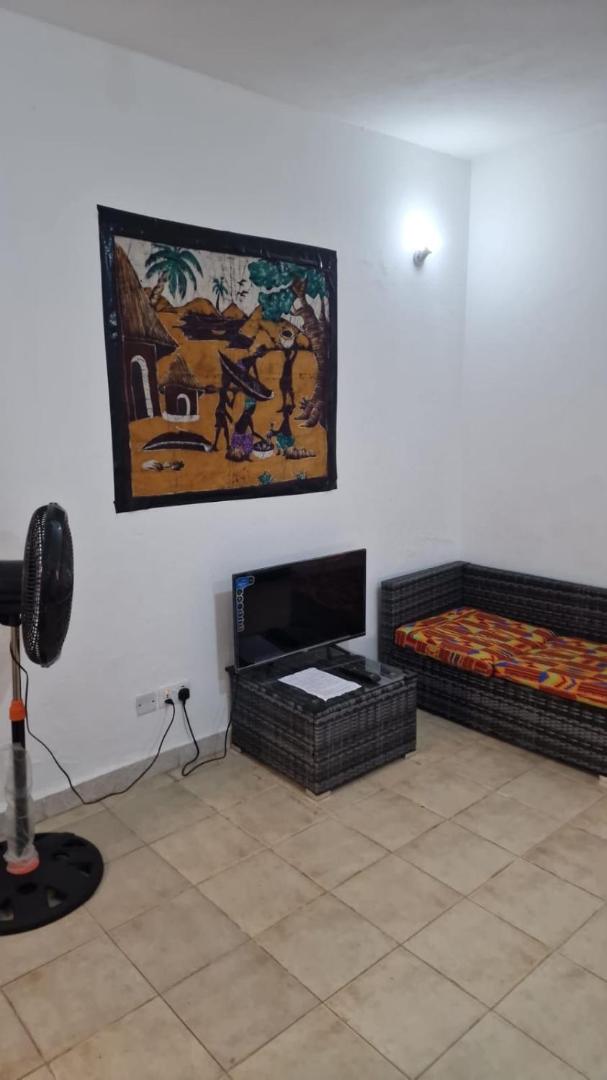 Bilde 6: Spacious, secure, self contained apartment