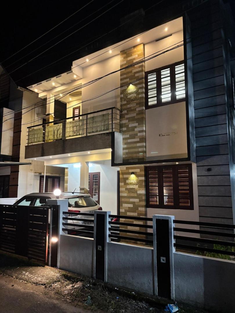 Zdjęcie 6: Spacious, Sweet home in town,