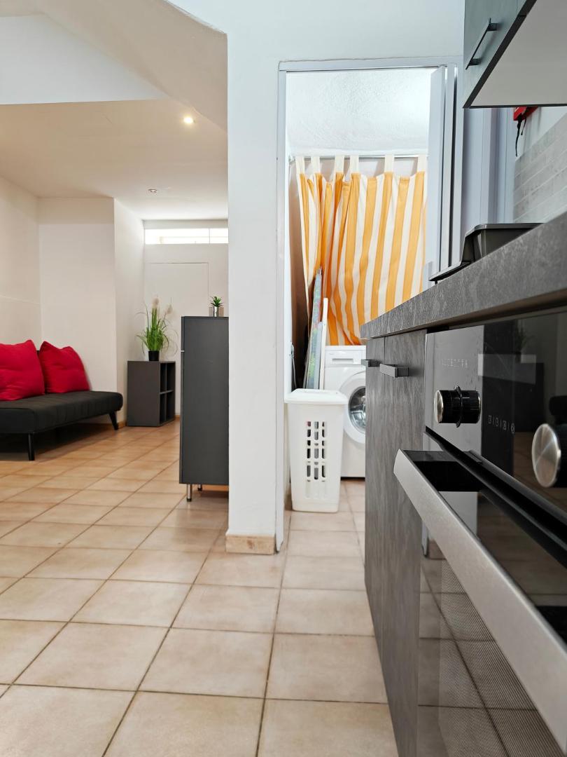 Photo 10 : Corner view 1