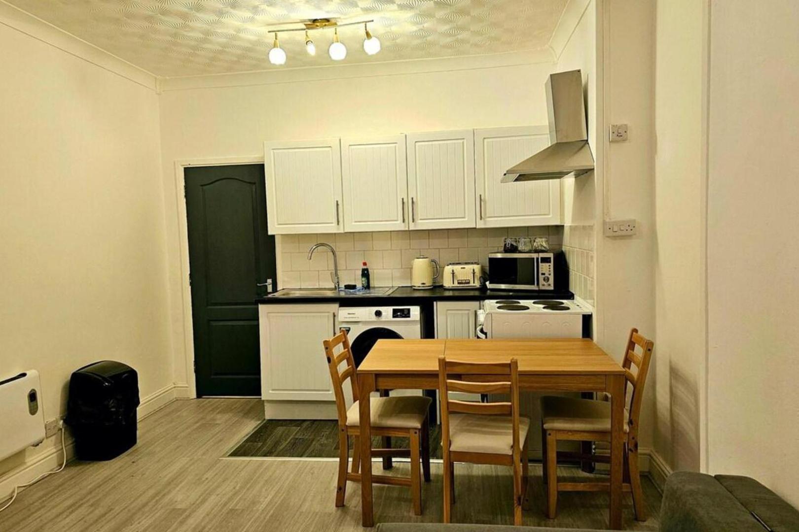 Φωτογραφία 10: Charming 1 Bedroom Apartment in Bridgend