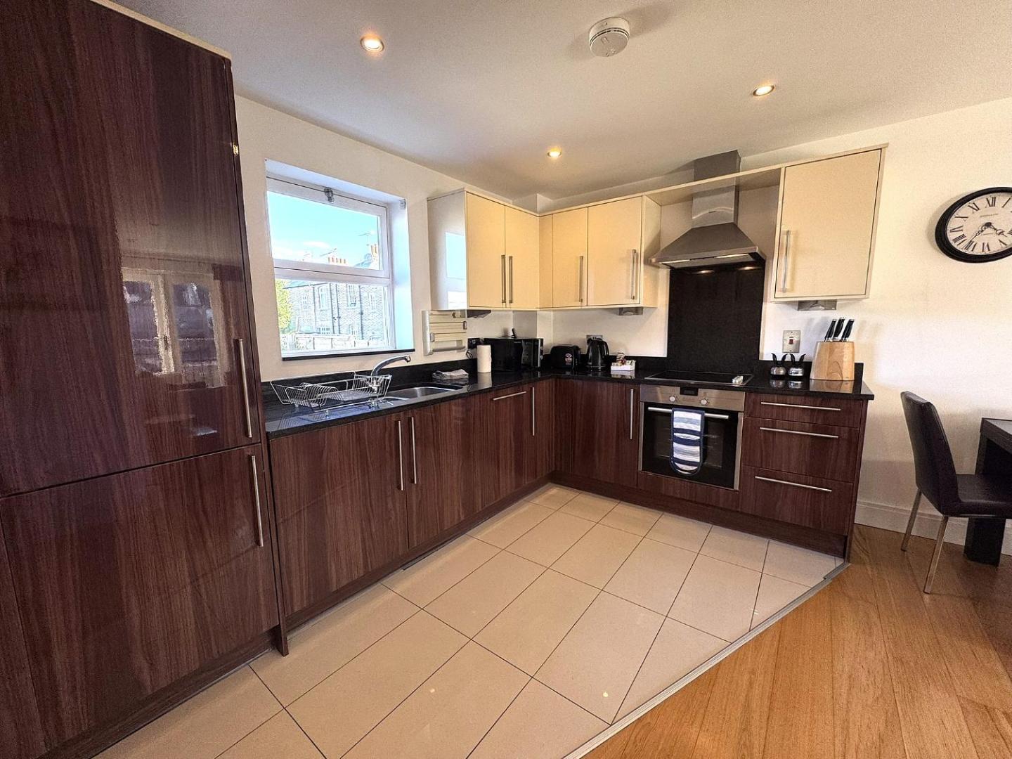 Foto 6: 2 Bed, 2 Bath Apartment by Accommodation Windsor