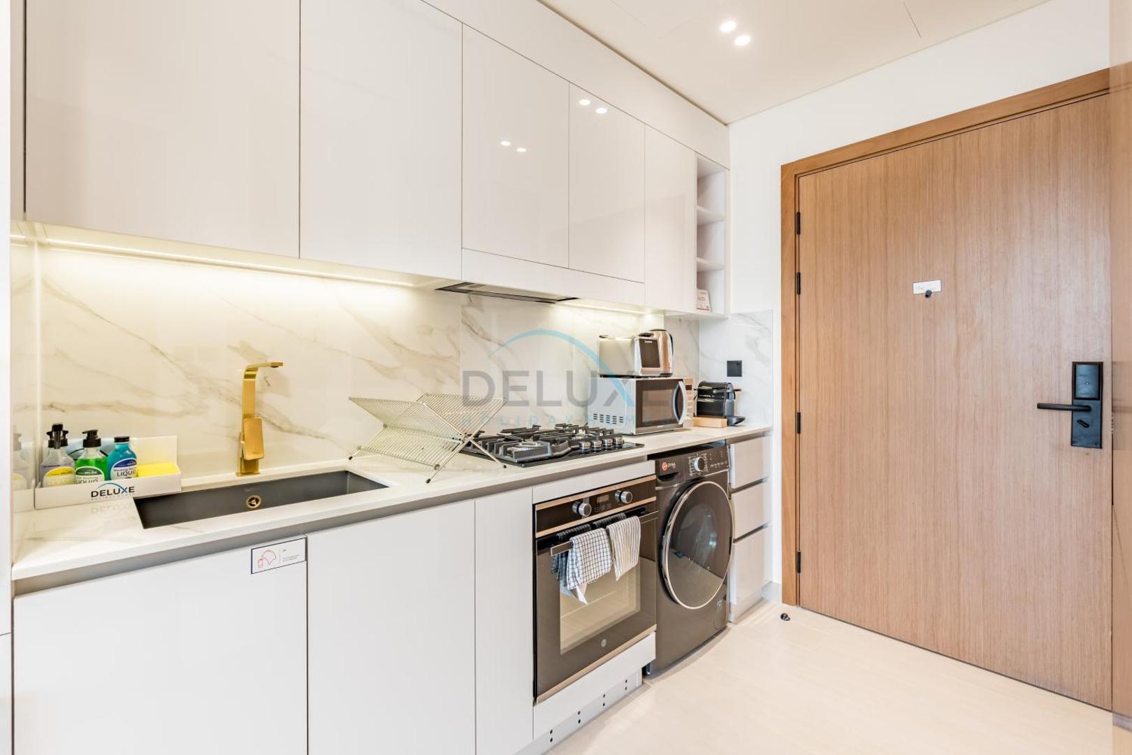 Studio with Community Views, Steps from Circle Mall and Parks, Near Jebel Ali Racecourse, Binghatti Azure, JVC by Deluxe Holiday Homes photo 4