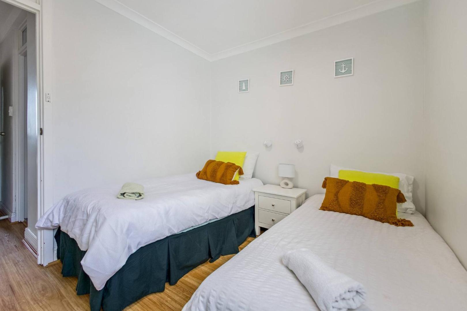 Central + Ocean View, walk beach, parking, Netflix photo 10
