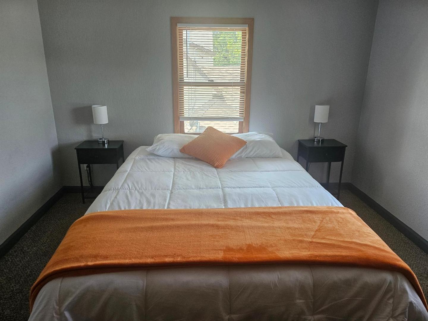 Foto 6: Spacious Duplex by Fairgrounds & Downtown with Fire Pit