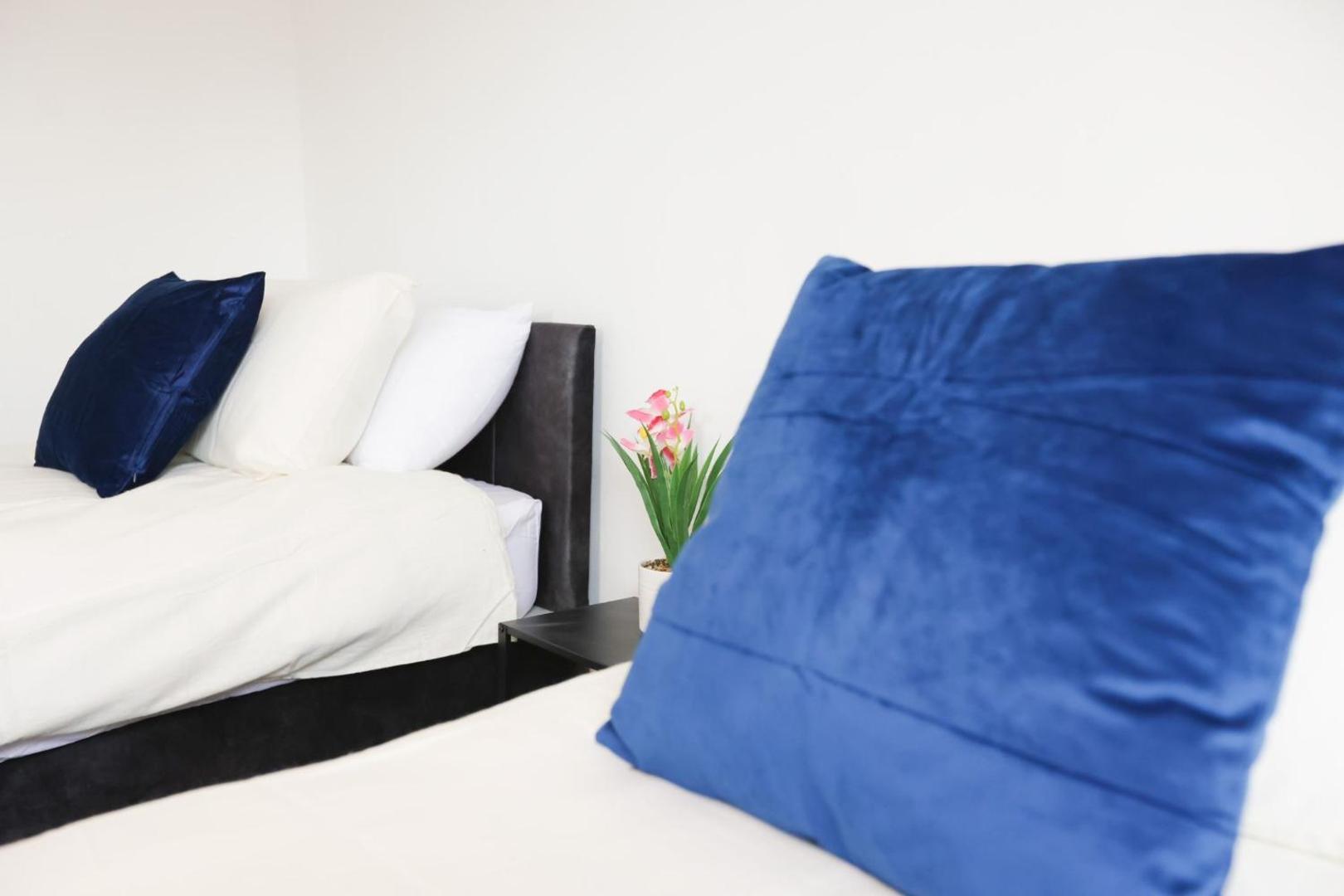 Billede 3: 4BR - 8 Beds - Free Parking - Long stay Discounts