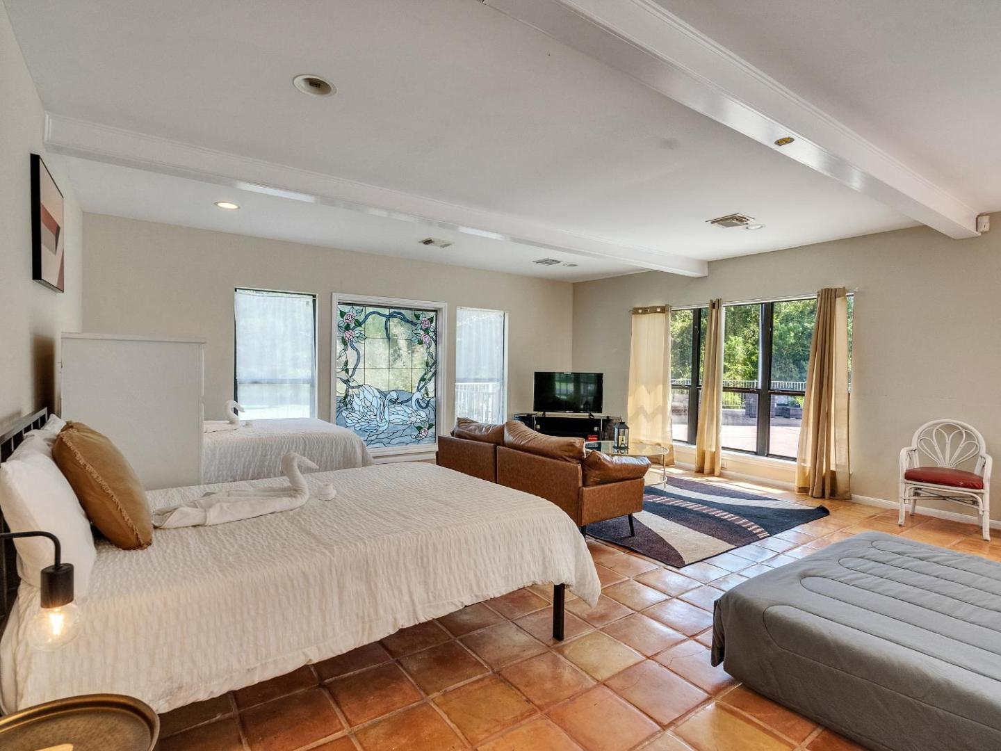 Foto 10: Pool, Spa&Lake 16 beds 8 bathrooms 50 car parking VENUE Magnolia Texas